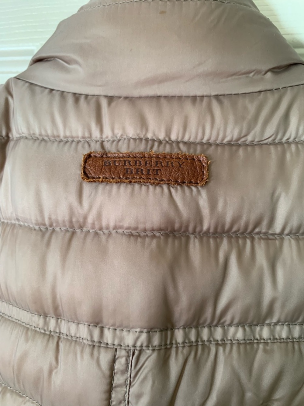 Burberry Brit | Reversible Wool Cable Knit Down Filled Puffer Vest - Medium - Picture 6 of 13